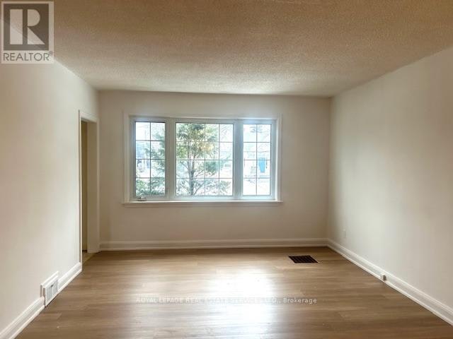 UPPER Level 6 Hiawatha Parkway, Mississauga, ON, L5G 3R7 - 4