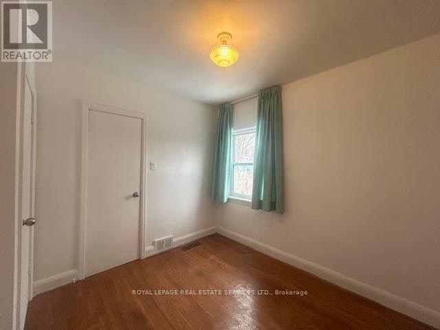 UPPER Level 6 Hiawatha Parkway, Mississauga, ON, L5G 3R7 - 16