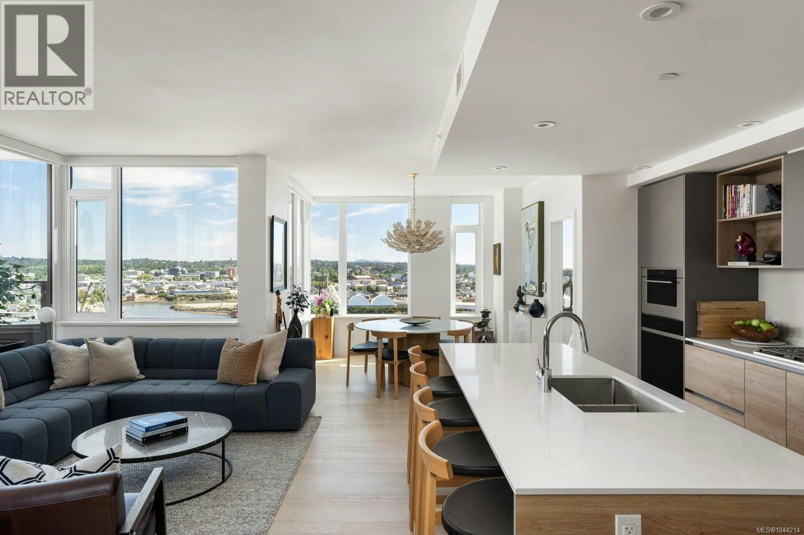 1304-363 Tyee Road - 4