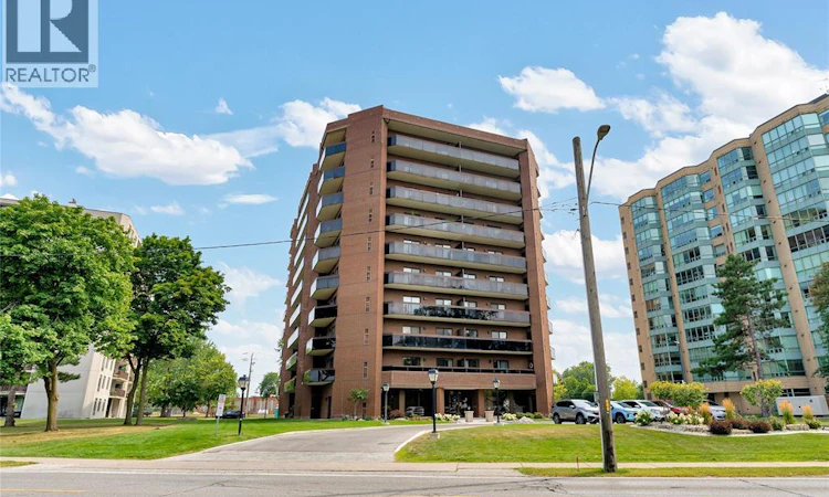 207-3663 Riverside Drive East