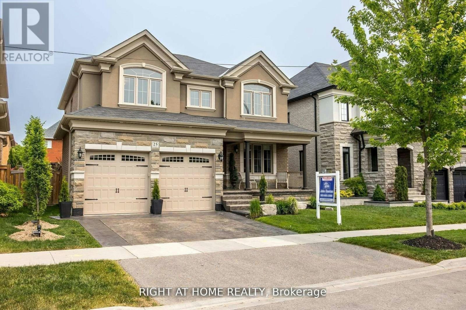 25 Charterhouse Drive N, Whitby, ON, L1R 3R8