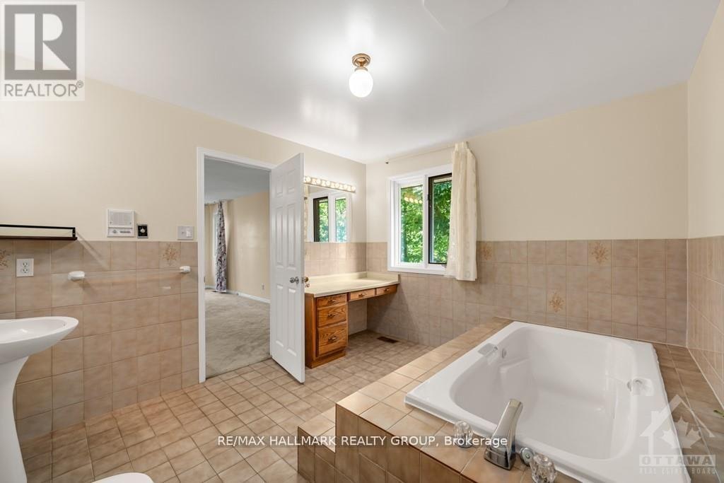 95 Macnabb Place, Rockcliffe Park, ON, K1L 8J5 - 17