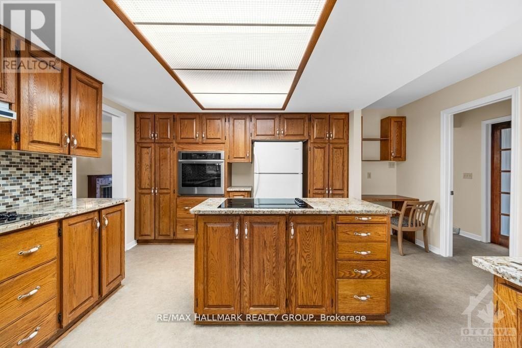 95 Macnabb Place, Rockcliffe Park, ON, K1L 8J5 - 8