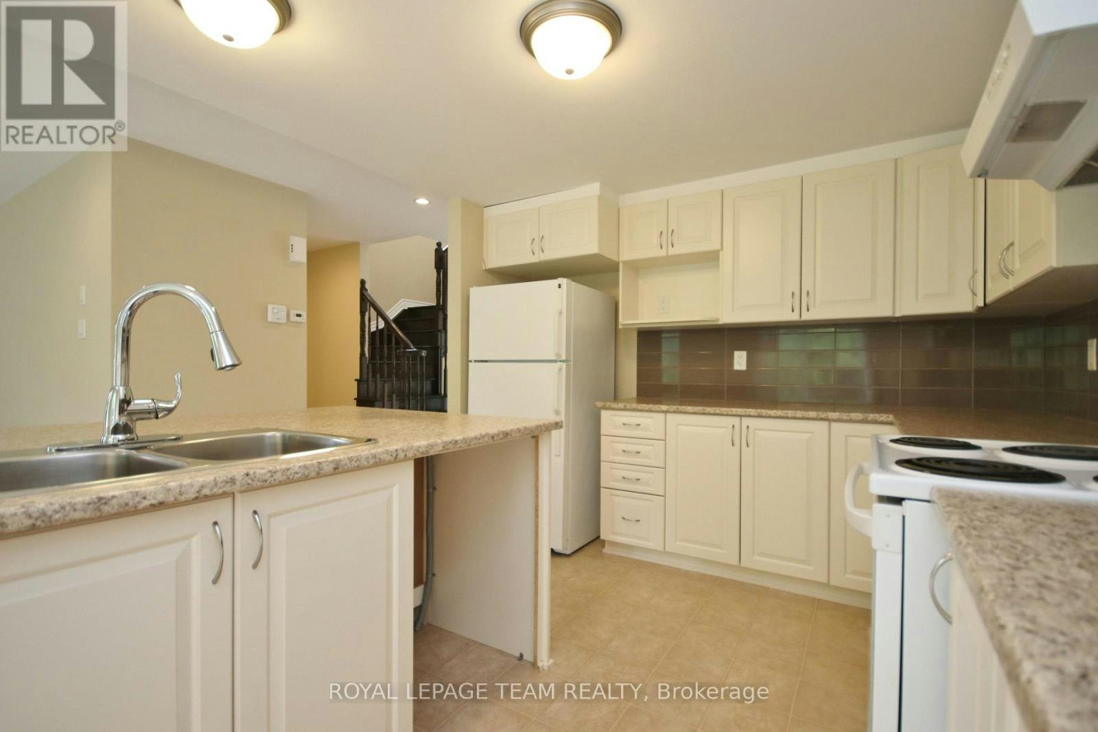 593 Clearbrook Drive, Ottawa, ON, K2J 5S2 - 7
