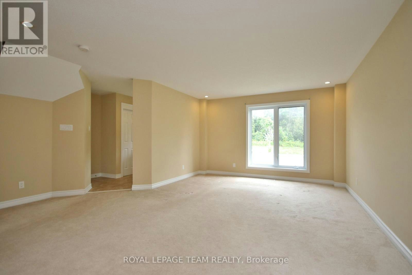 593 Clearbrook Drive, Ottawa, ON, K2J 5S2 - 3