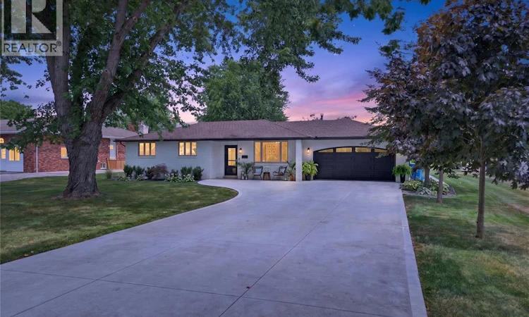 1579 Front Road South