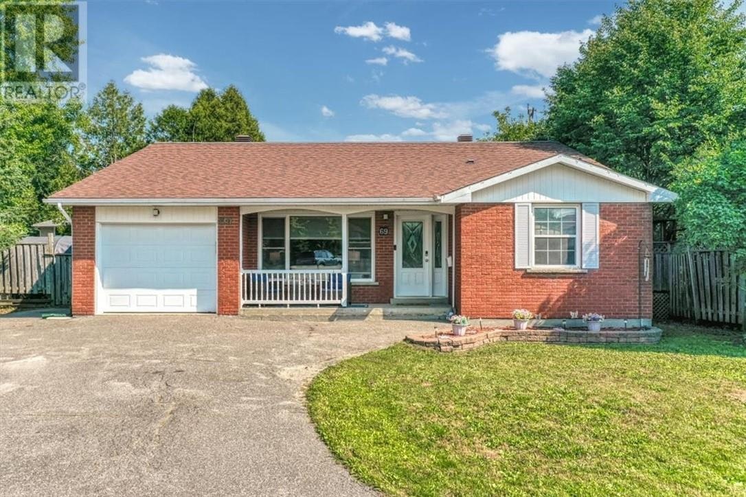 69 Kingston Court, Greater Sudbury, ON, P3A 1E1