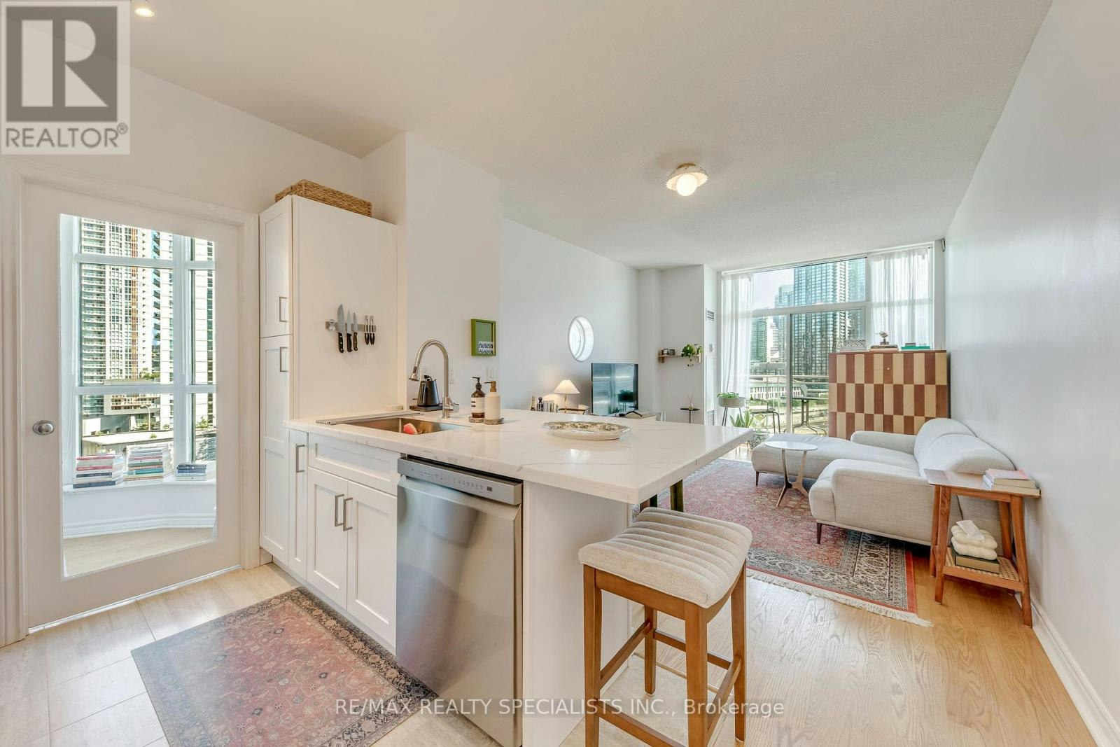 PH03-600 Queens Quay W, Toronto, ON, M5V 3M3