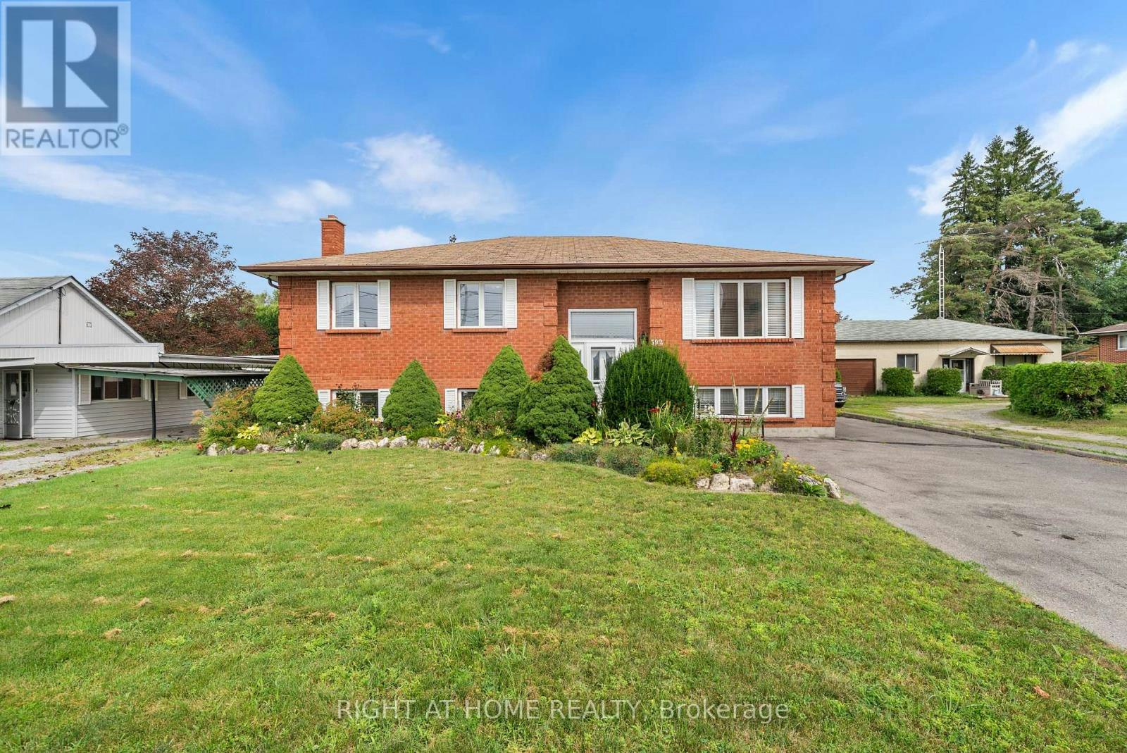 592 Taunton Road W, Oshawa, ON, L1H 7K4