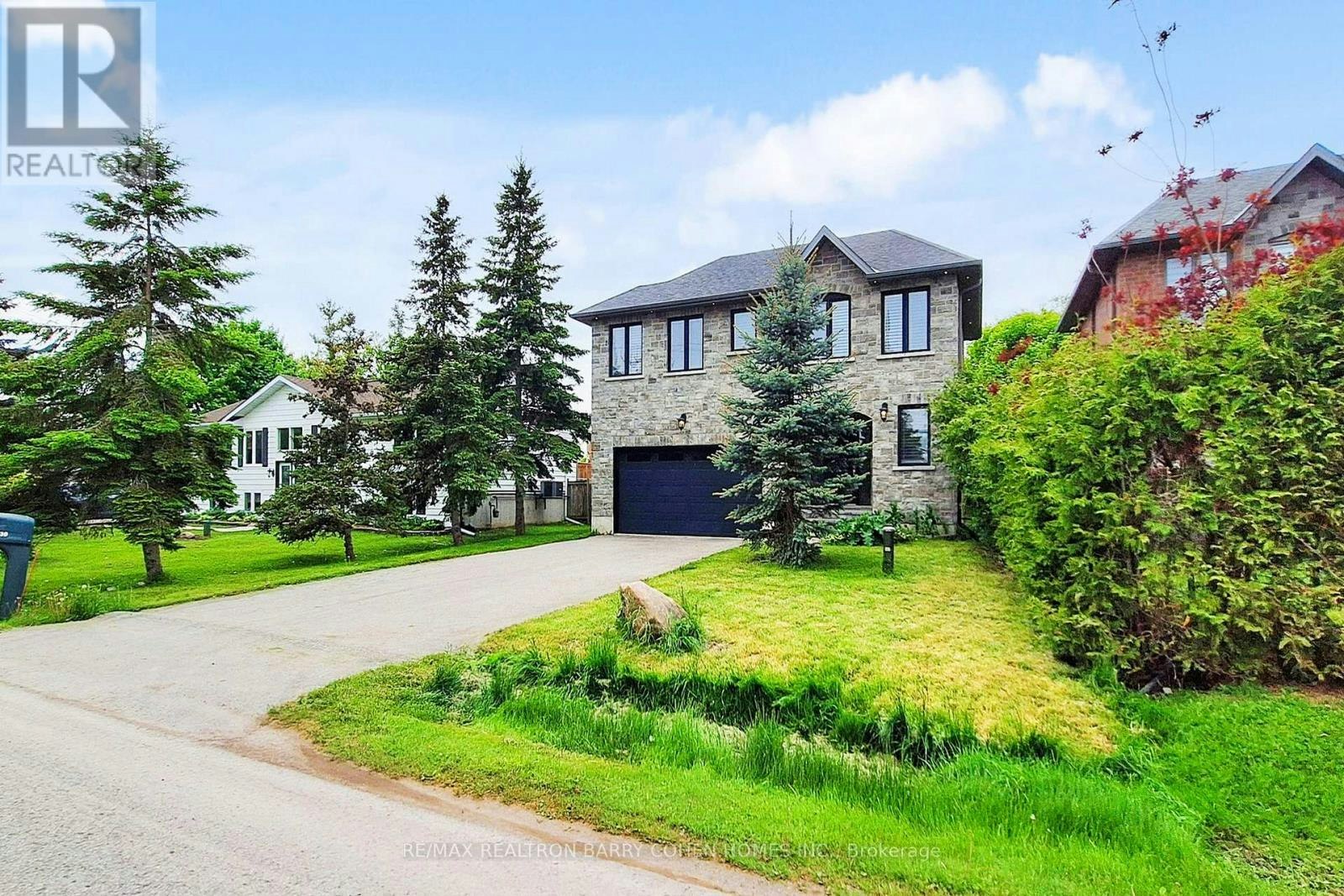 530 Duclos Point Road, Georgina, ON, L0E 1N0