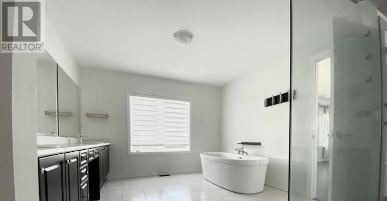10 Upbound Court, East Gwillimbury, ON, L9N 0W1 - 8