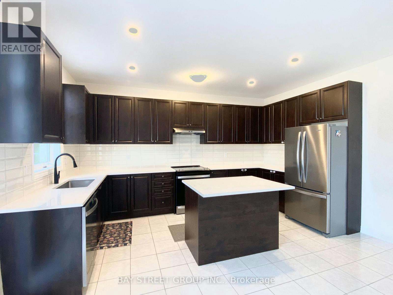 10 Upbound Court, East Gwillimbury, ON, L9N 0W1 - 3