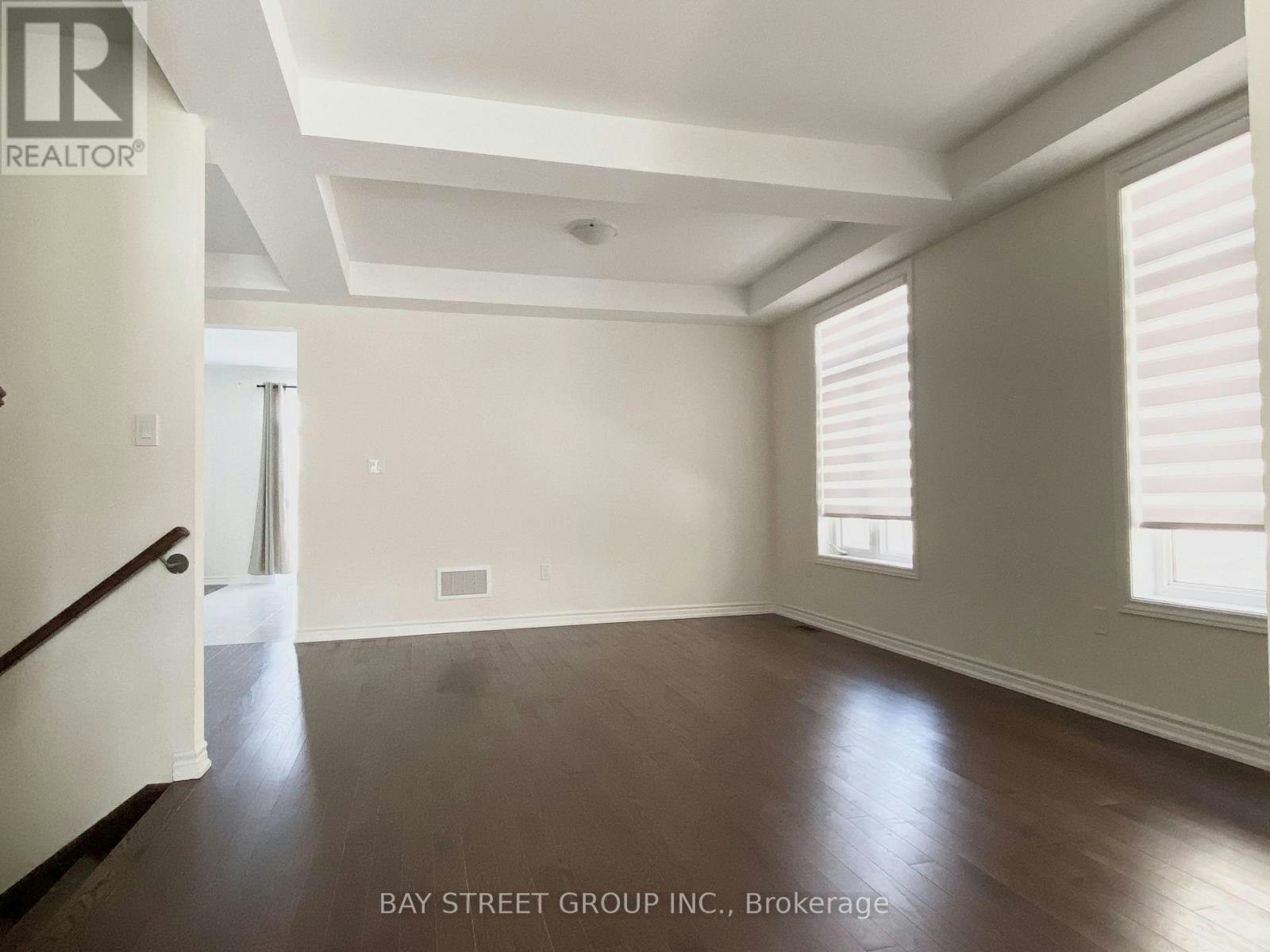 10 Upbound Court, East Gwillimbury, ON, L9N 0W1 - 2