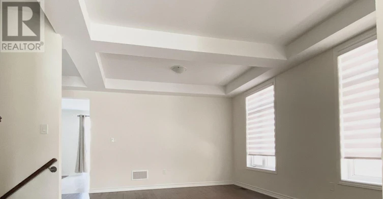 10 Upbound Court, East Gwillimbury, ON, L9N 0W1 - 2