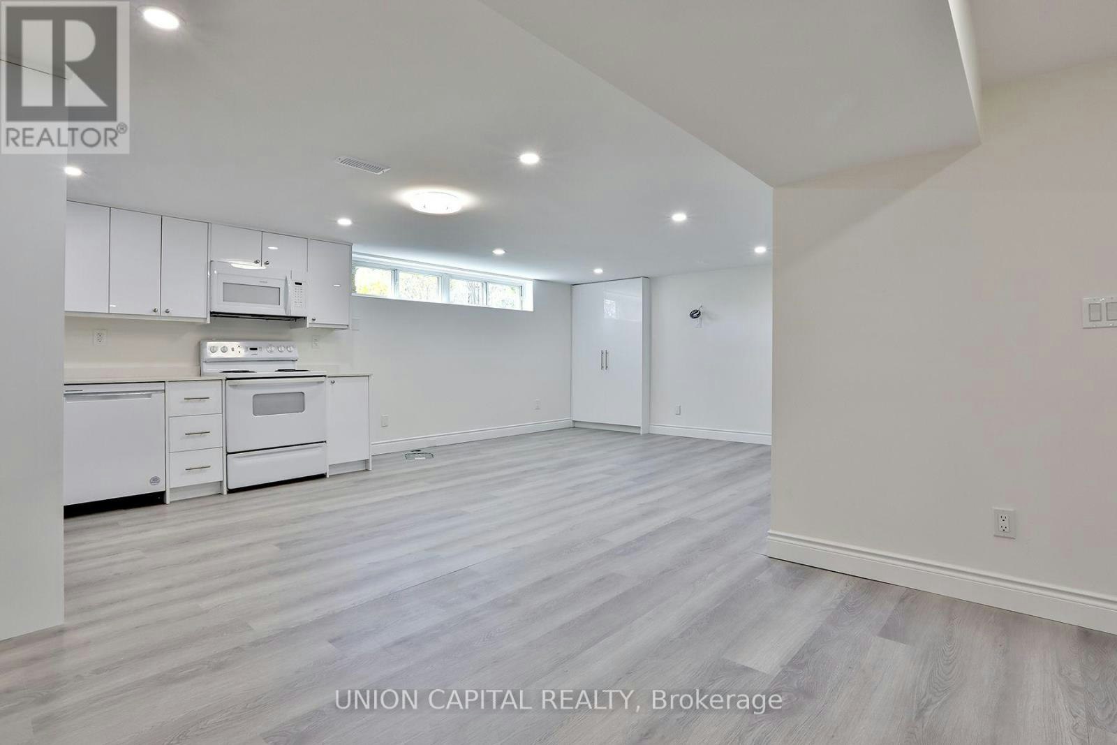 383 Neal Drive, Richmond Hill, ON, L4C 3L6 - 6
