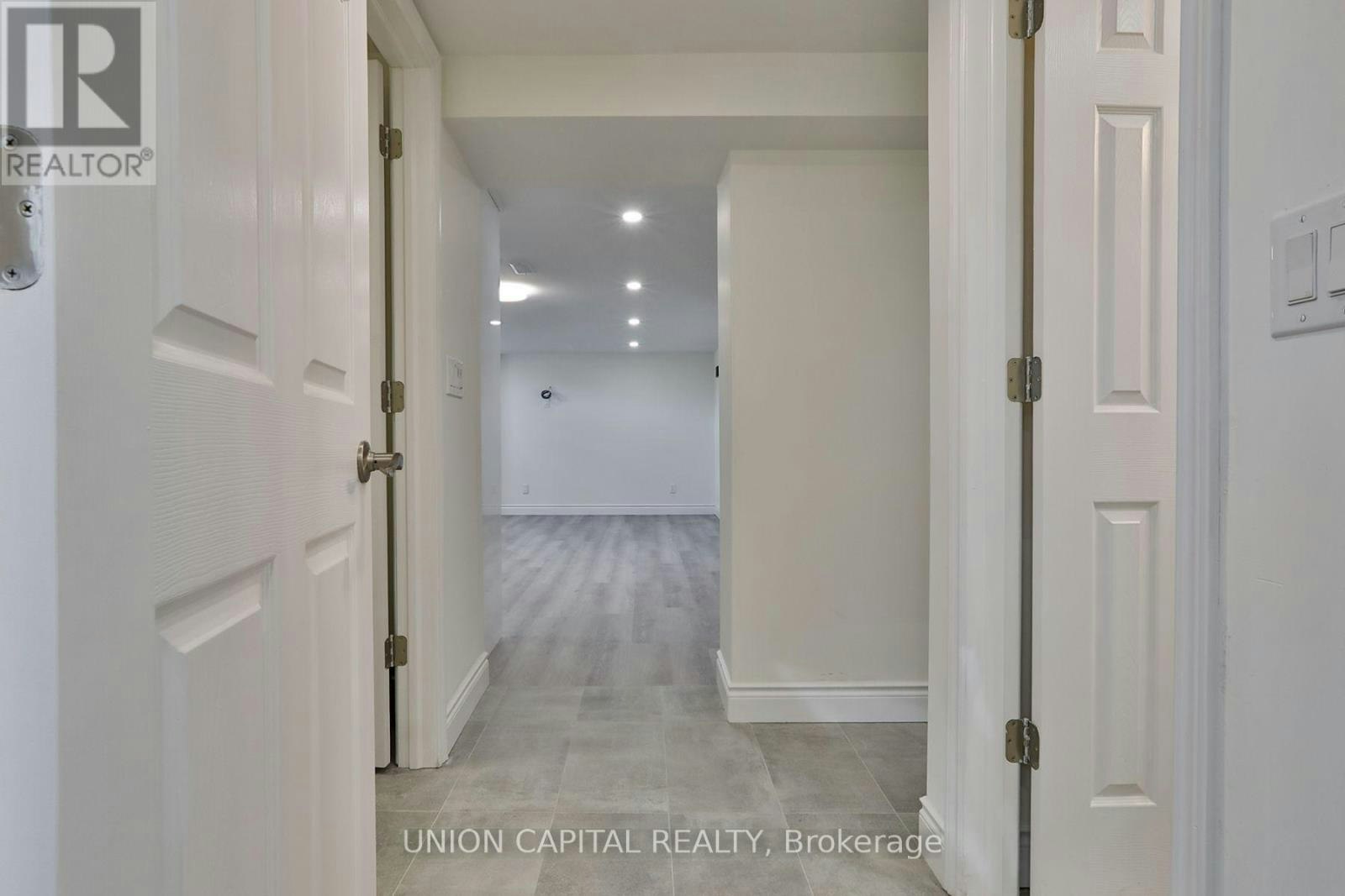 383 Neal Drive, Richmond Hill, ON, L4C 3L6 - 4