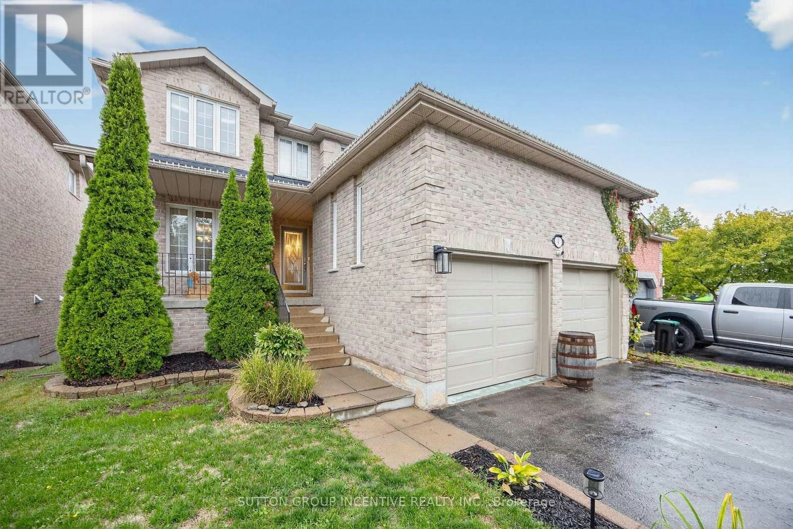 4 Dunnett Drive, Barrie, ON, L4N 0H8