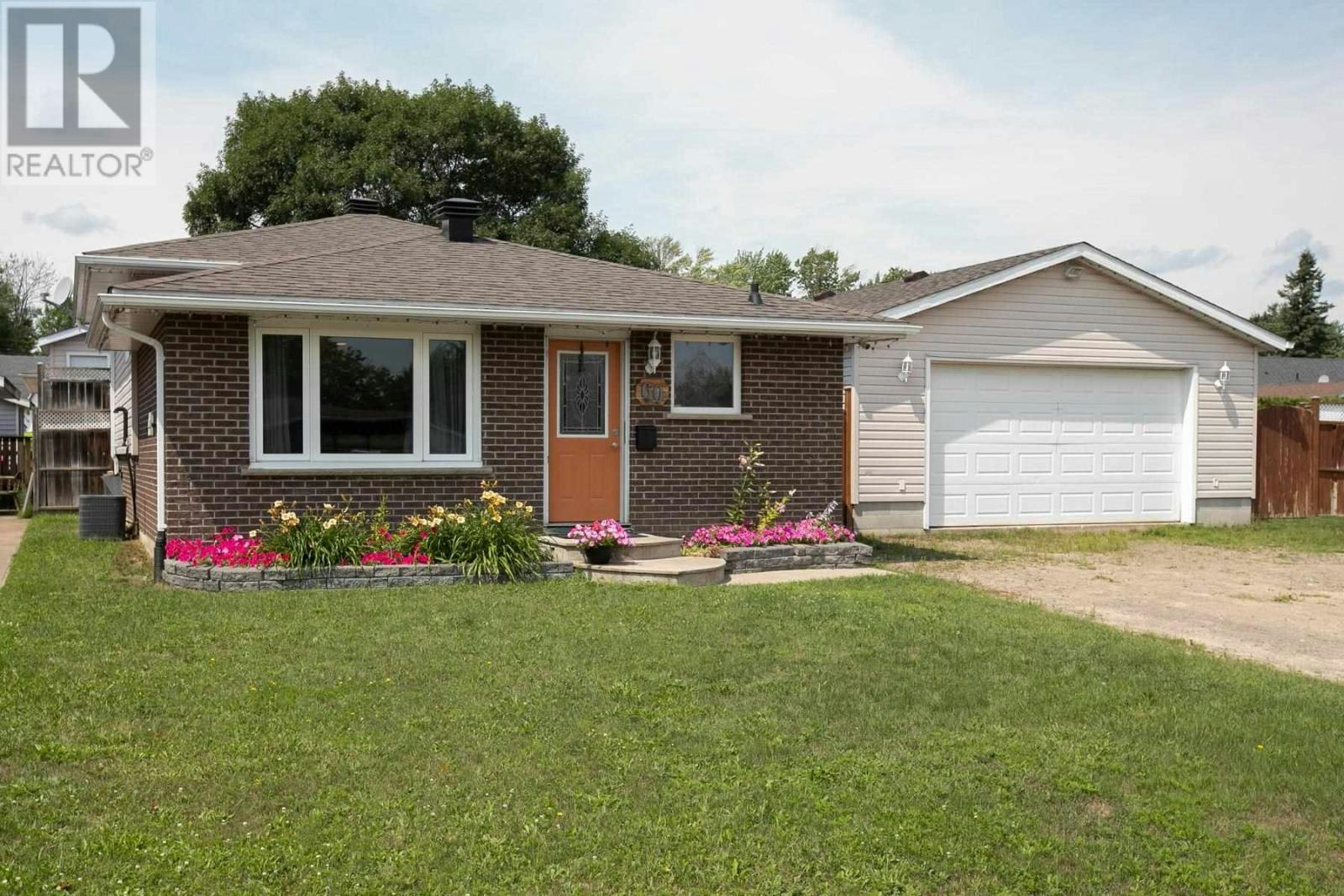 60 Ross Street, Sault Ste. Marie, ON, P6A 5Y8