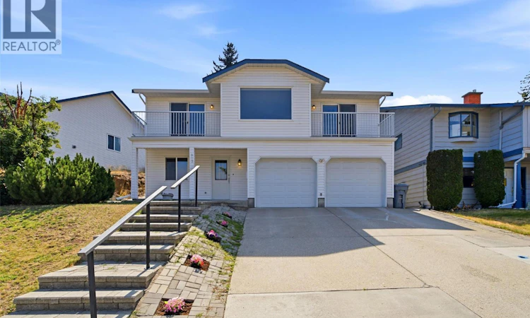 913 Greystone Crescent