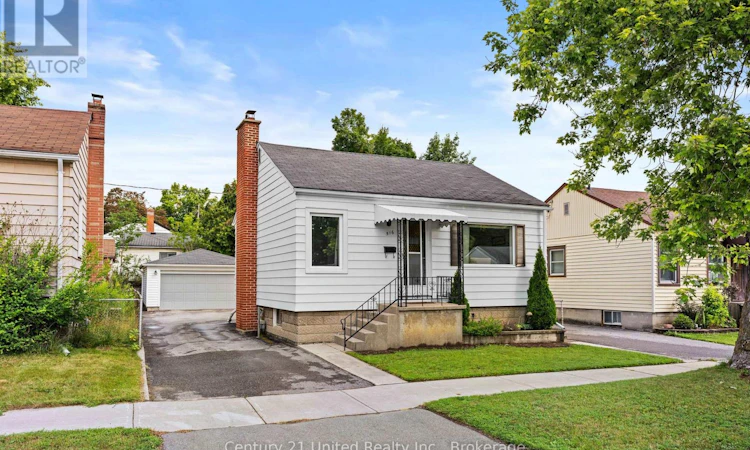 516 Glengarry Avenue