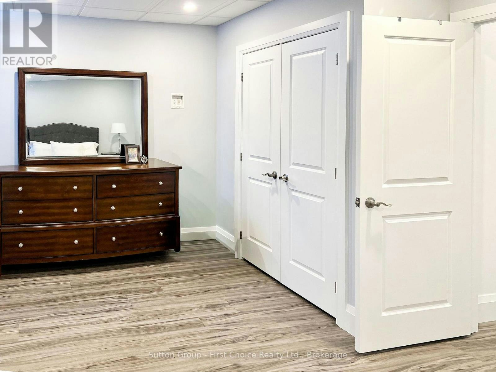 UPPER-41 Market Place, Stratford, ON, N5A 1A4 - 20