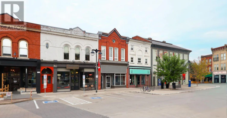 UPPER-41 Market Place, Stratford, ON, N5A 1A4