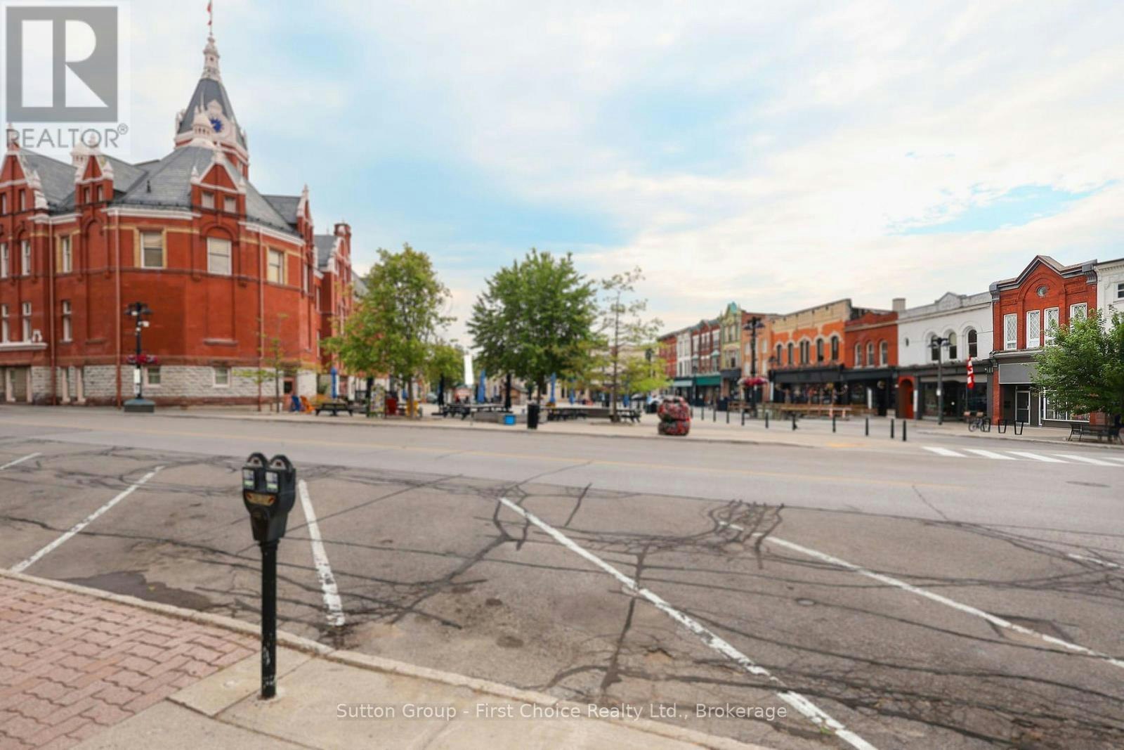 UPPER-41 Market Place, Stratford, ON, N5A 1A4 - 4
