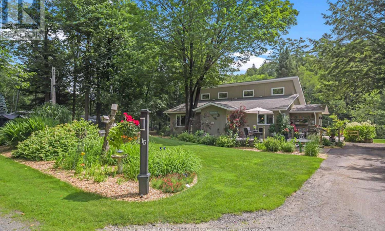 15 Summer Lane