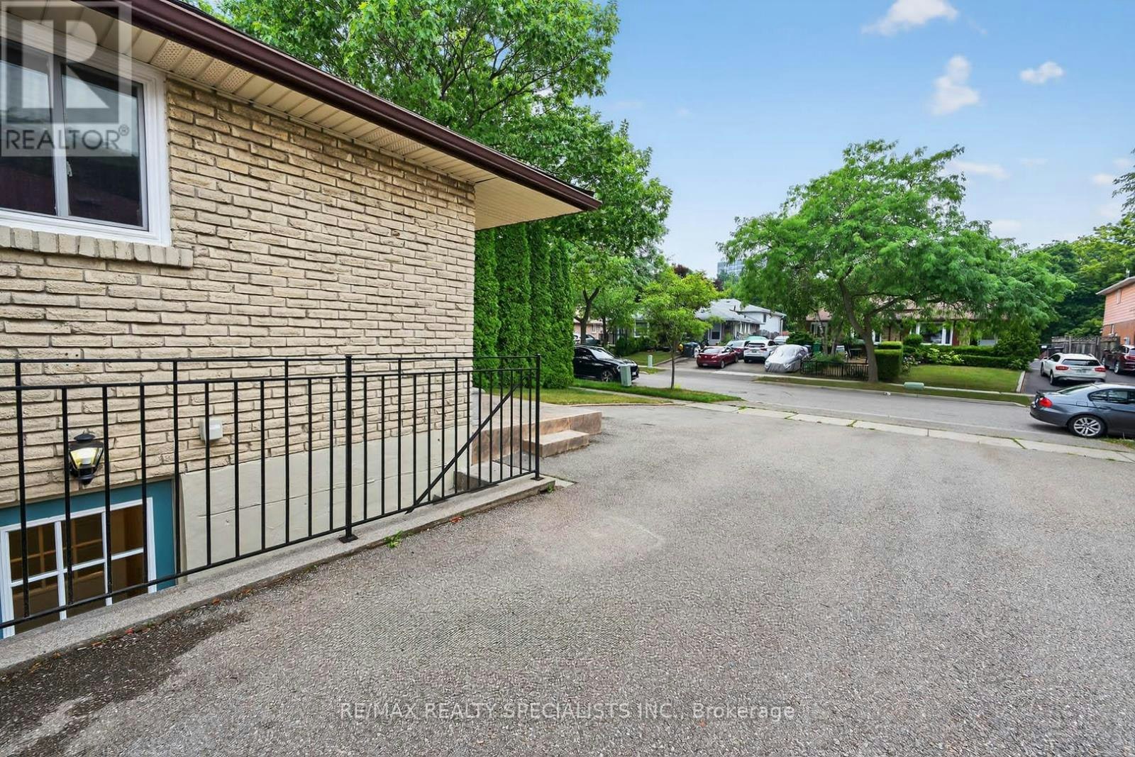 LOWER-1912 Bonnymede Drive, Mississauga, ON, L5J 1E1 - 4