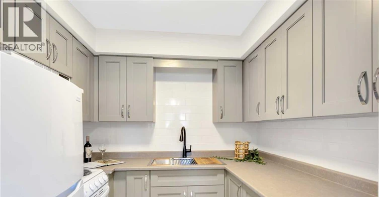 4-11 Olympic Drive, Kitchener, ON, N2M 3S7 - 5