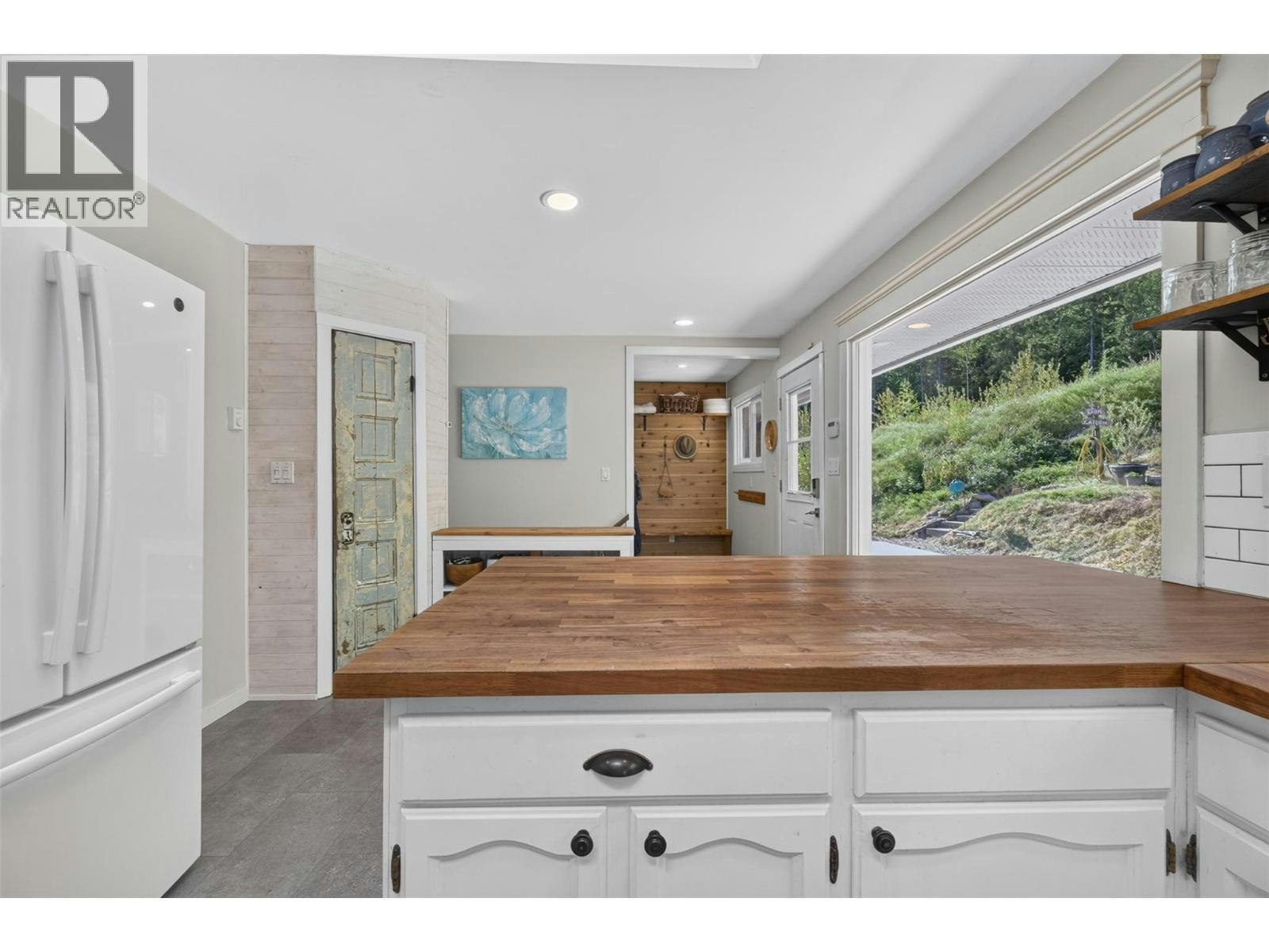 450 SW 20 Avenue, Salmon Arm, BC, V1E 1T6 - 16
