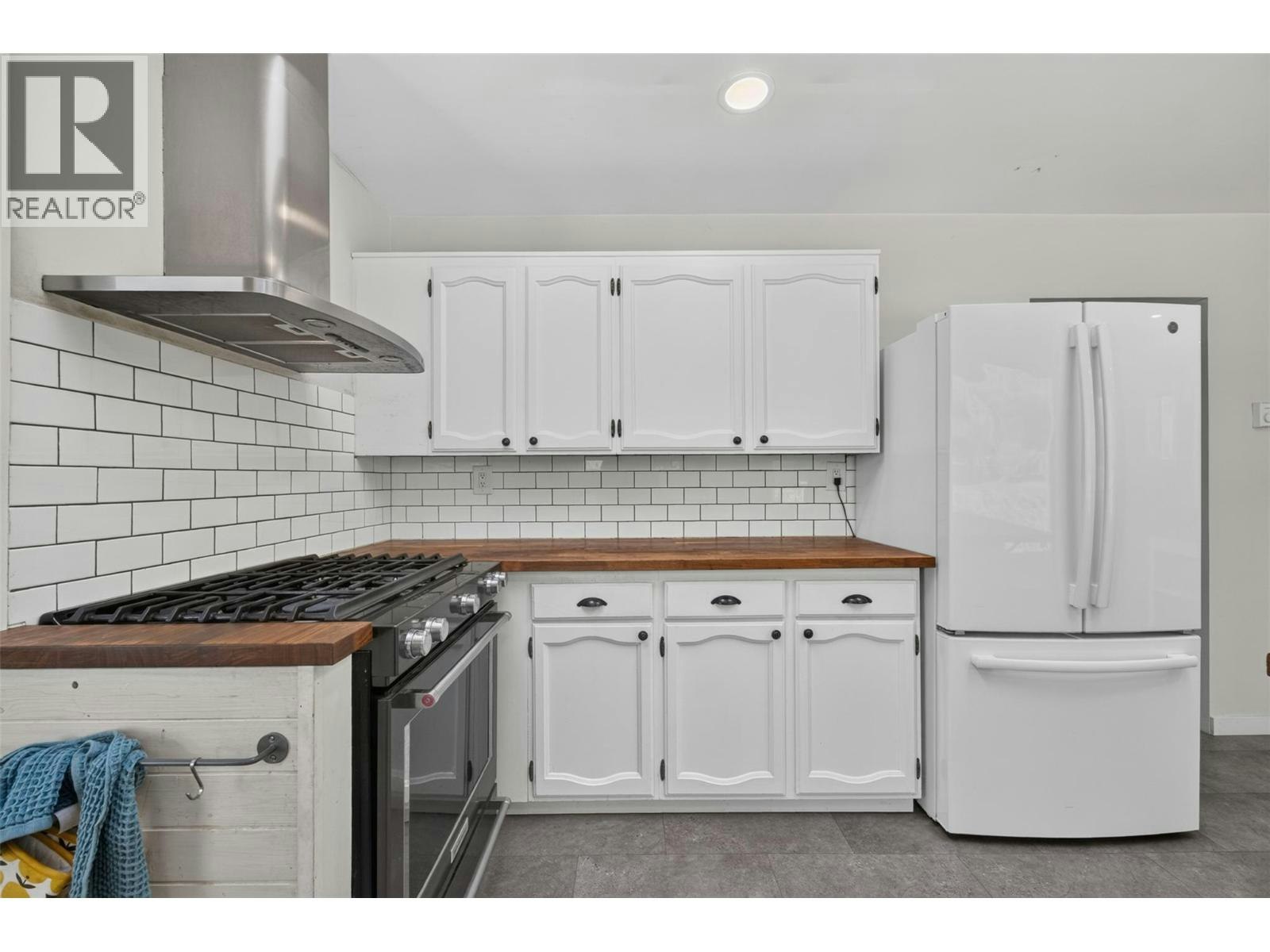 450 SW 20 Avenue, Salmon Arm, BC, V1E 1T6 - 15