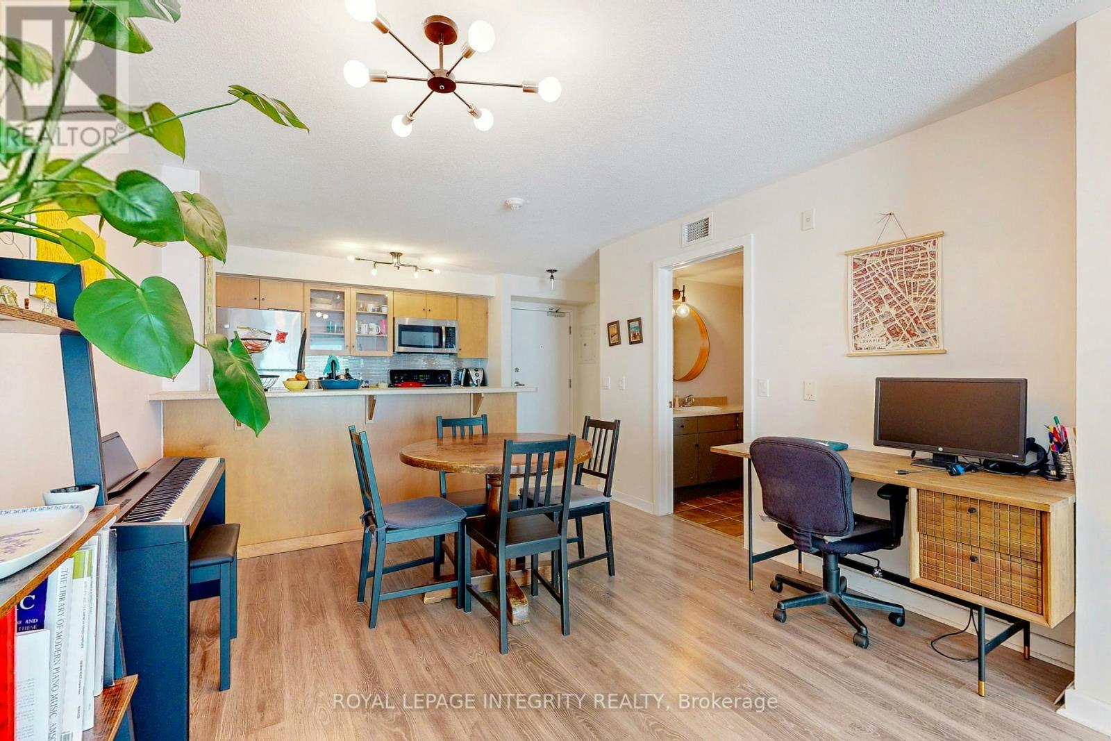 203-138 Somerset Street, Ottawa, ON, K2P 0A3 - 16