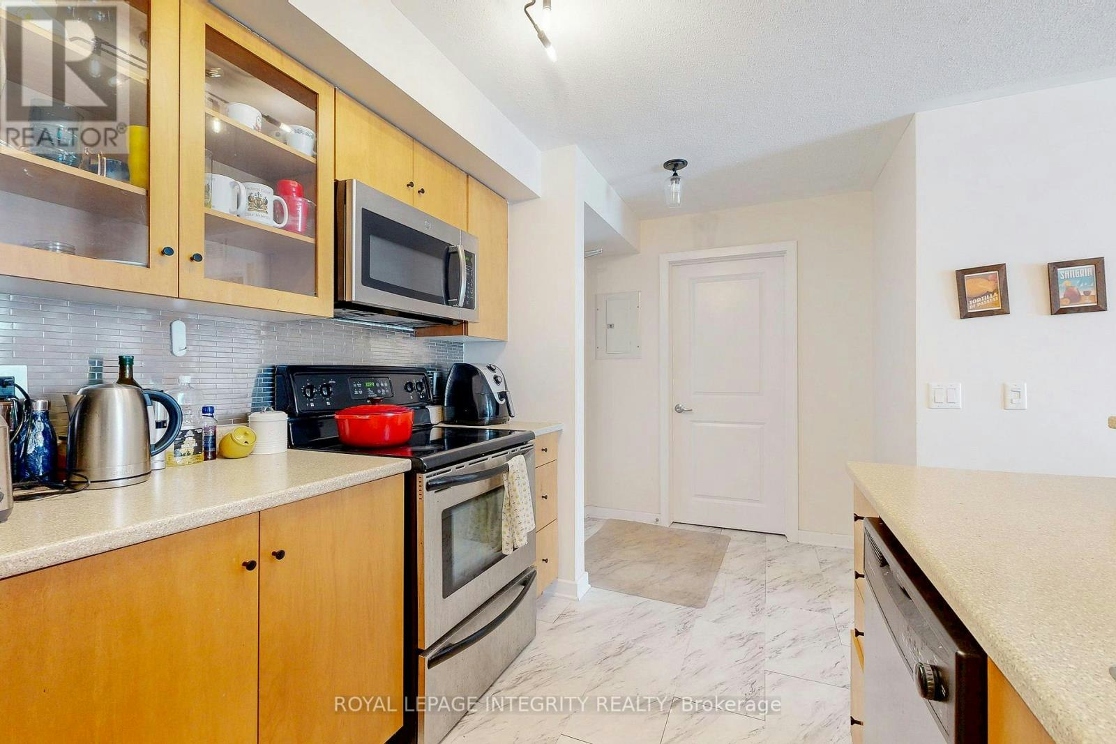 203-138 Somerset Street, Ottawa, ON, K2P 0A3 - 9