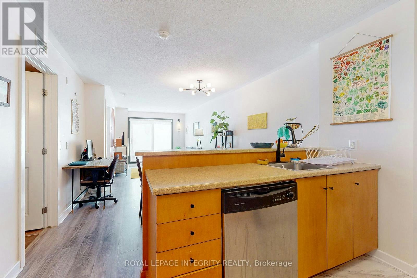 203-138 Somerset Street, Ottawa, ON, K2P 0A3 - 10