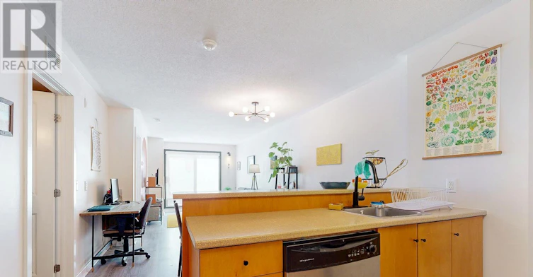 203-138 Somerset Street, Ottawa, ON, K2P 0A3 - 10