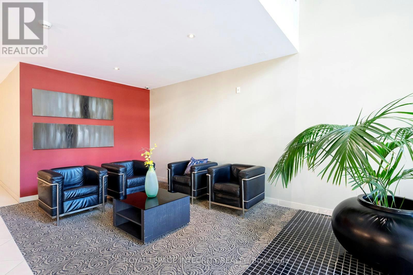 203-138 Somerset Street, Ottawa, ON, K2P 0A3 - 5
