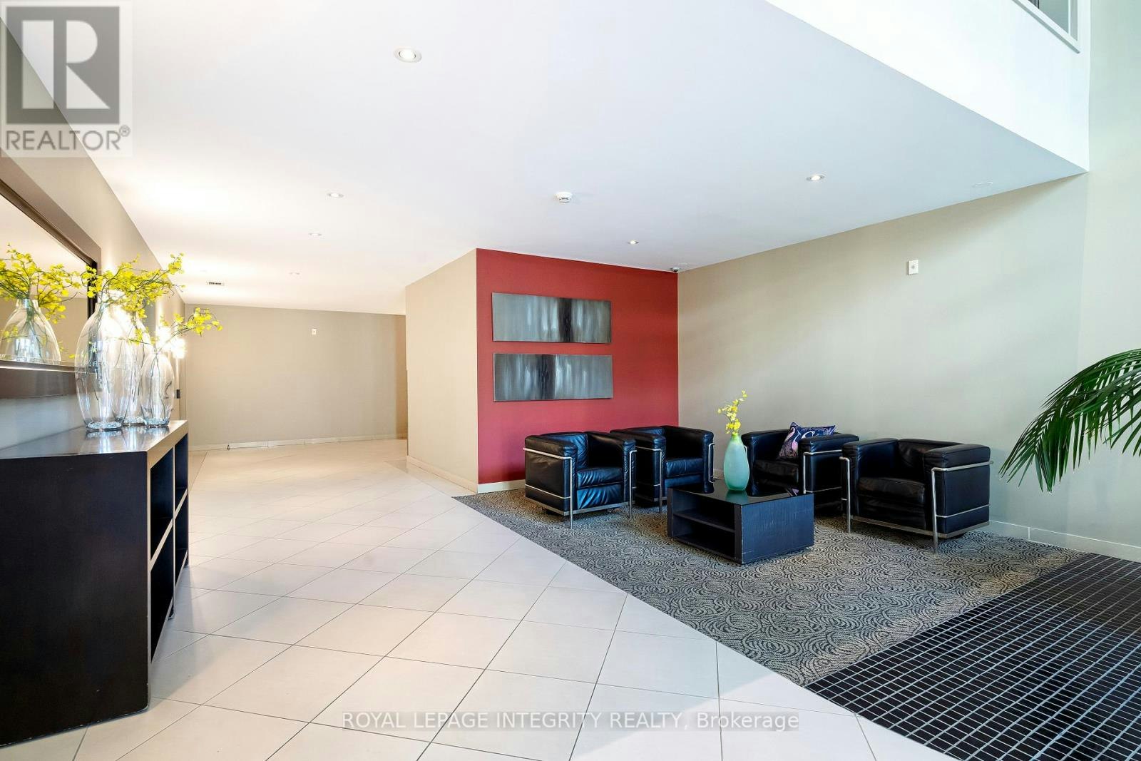 203-138 Somerset Street, Ottawa, ON, K2P 0A3 - 4