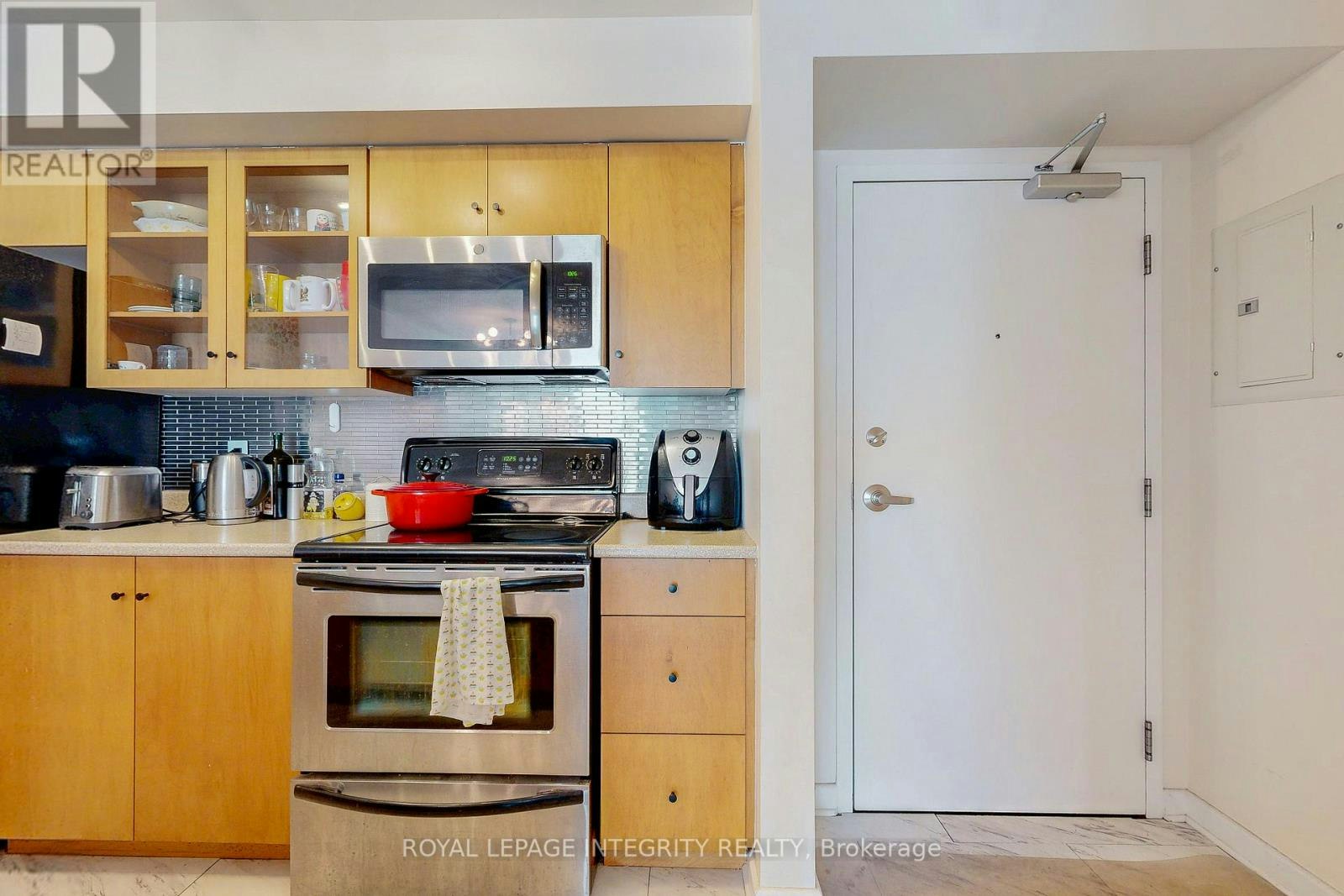 203-138 Somerset Street, Ottawa, ON, K2P 0A3 - 8