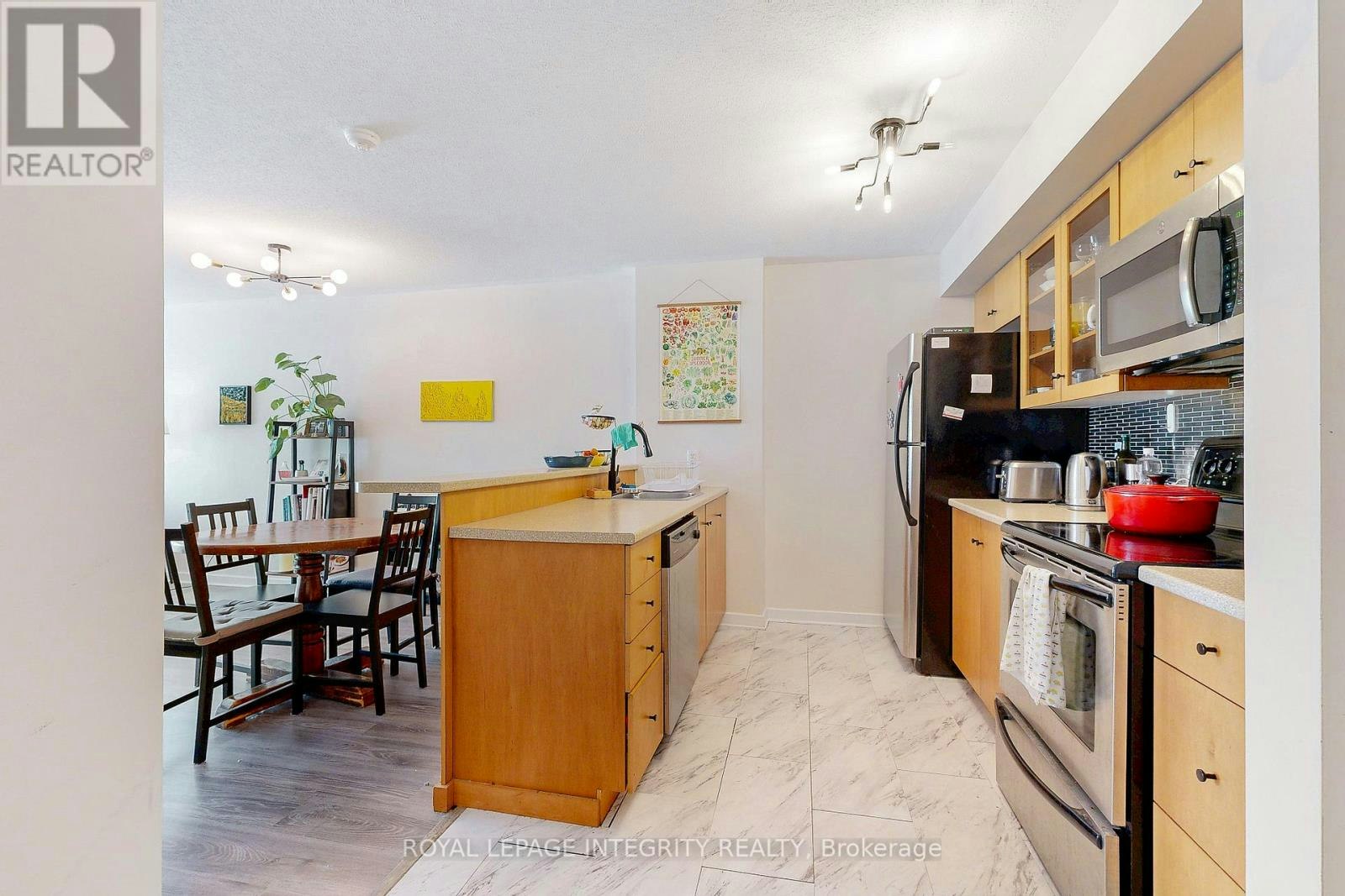 203-138 Somerset Street, Ottawa, ON, K2P 0A3 - 7