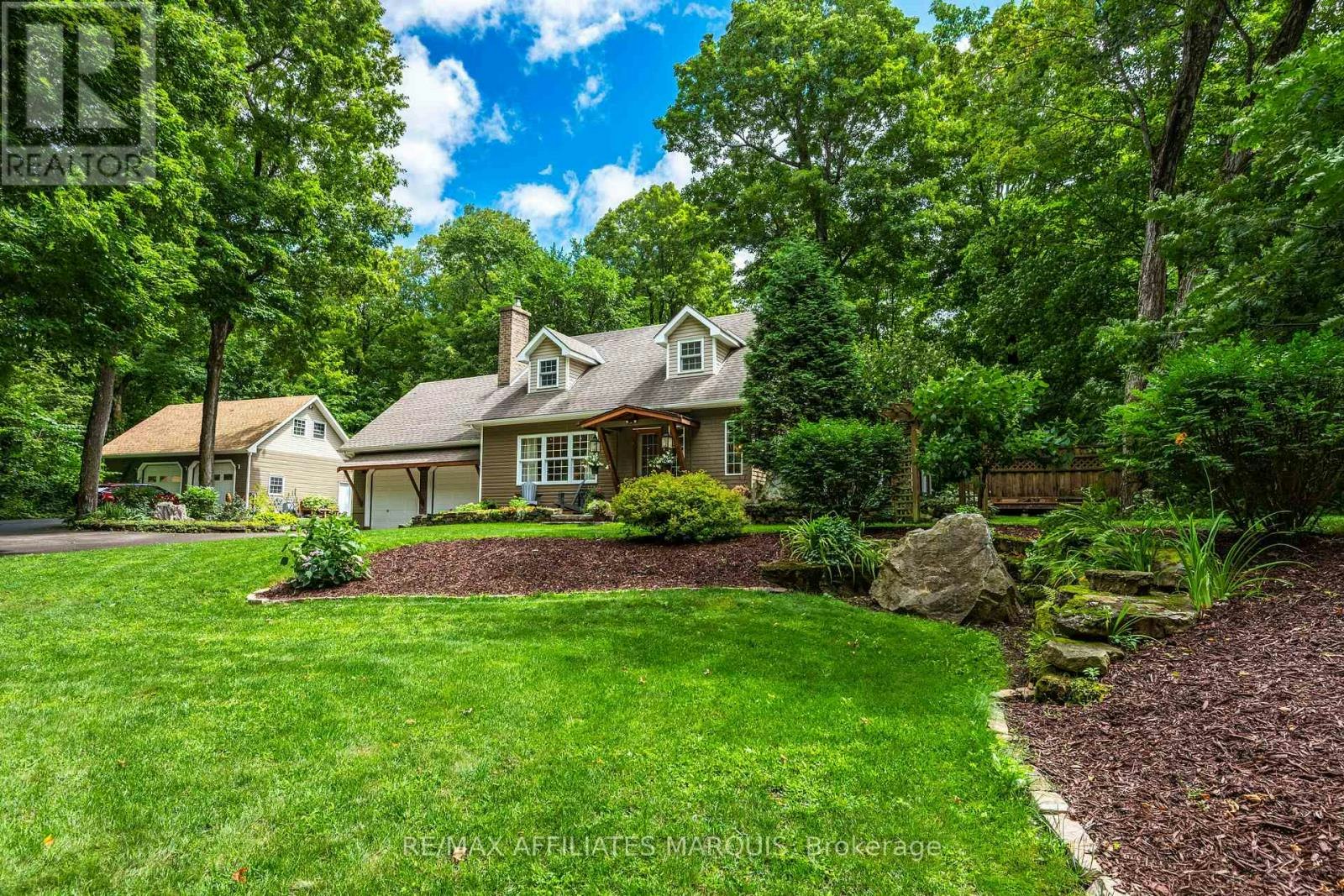 99 Old Kingston Road, Rideau Lakes, ON, K0G 1L0