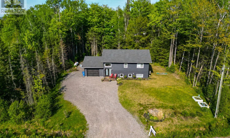 61 Astor Street S