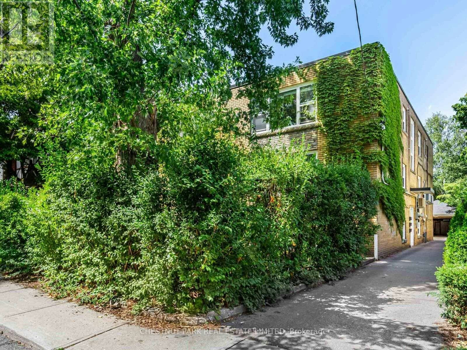 1-76 Walmsley Boulevard, Toronto, ON, M4V 1X6
