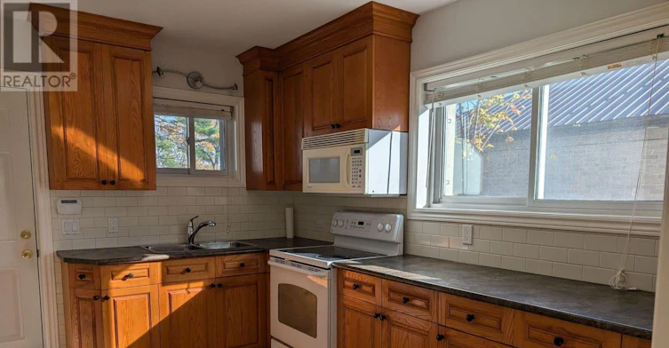MAIN-9 Atkinson Avenue, Toronto, ON, M1E 4B6 - 7