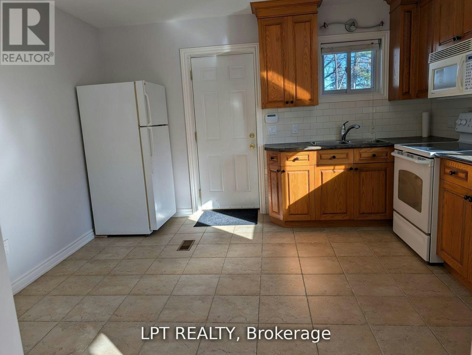 MAIN-9 Atkinson Avenue, Toronto, ON, M1E 4B6 - 6