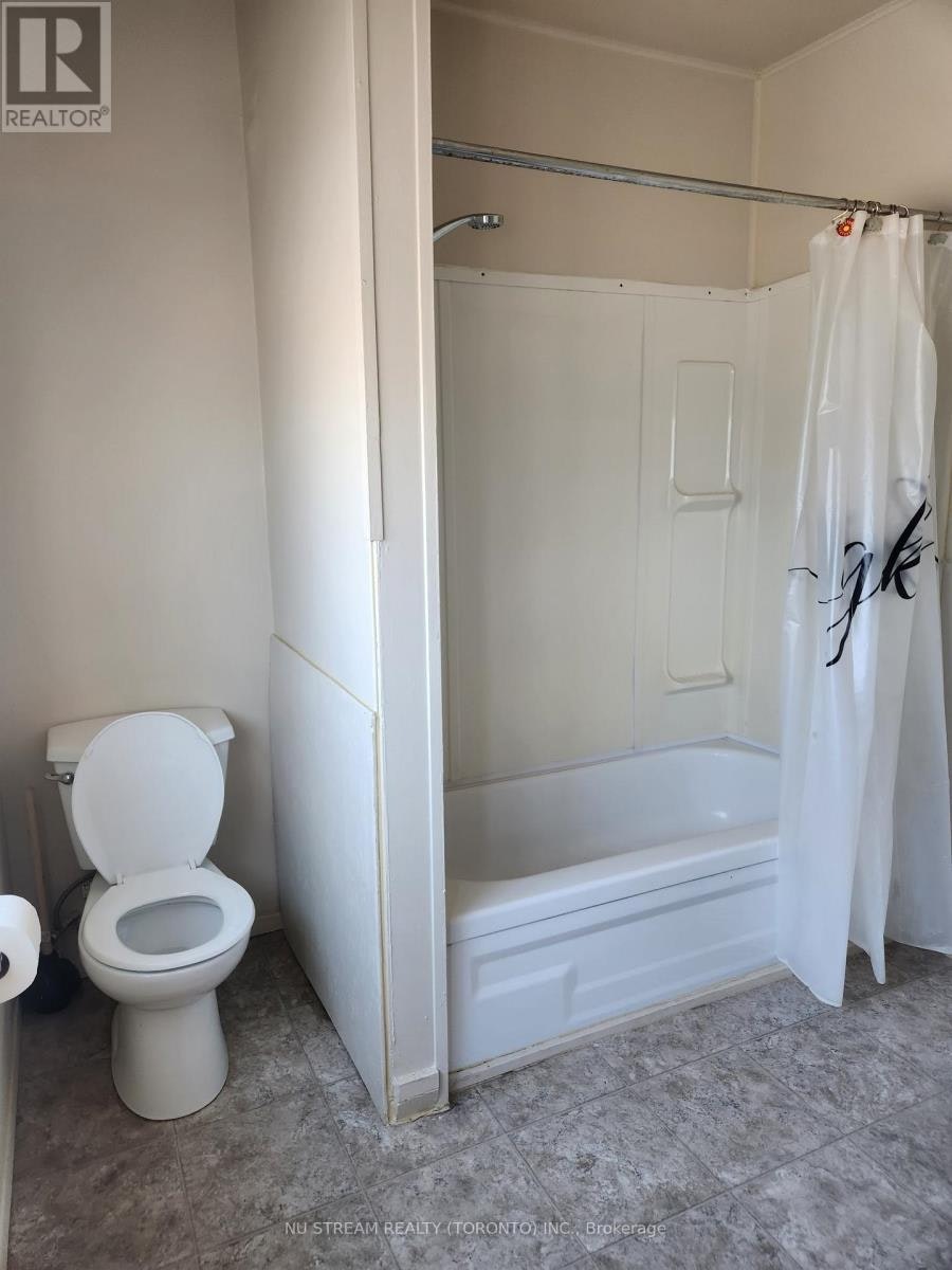 UPPER-5696 Buchanan Avenue, Niagara Falls, ON, L2G 3V1 - 3