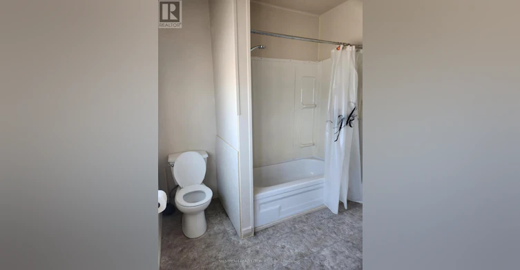 UPPER-5696 Buchanan Avenue, Niagara Falls, ON, L2G 3V1 - 3