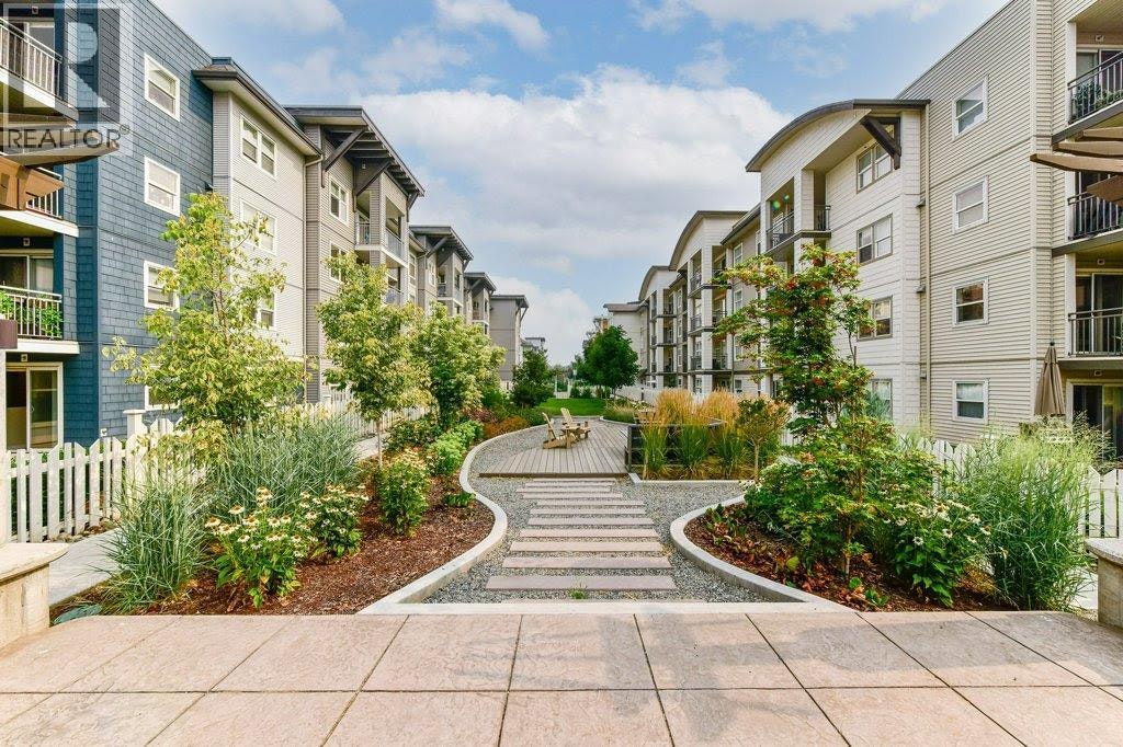 304-547 Yates Road, Kelowna, BC, V1V 2T9