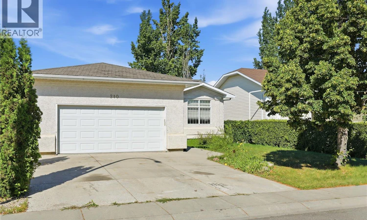 210 Beerling Crescent