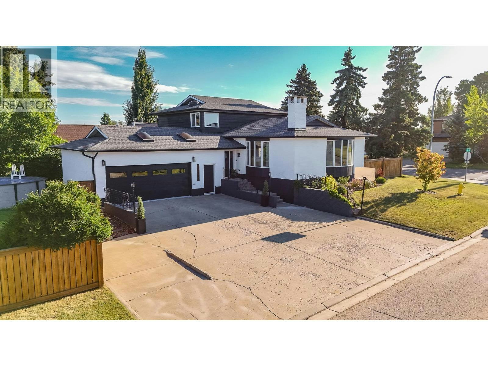 10604 106 Avenue, Fort St. John, BC, V1J 6E1
